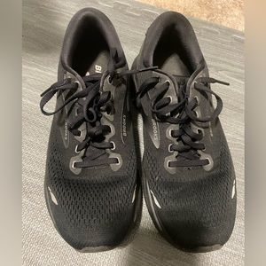 Men’s Brooks running shoes